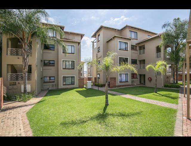 2 BEDROOM APARTMENT FOR SALE IN SUNNINGHILL